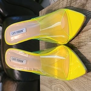 CAPE ROBBIN NEON HEELS
